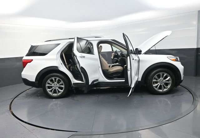 Used 2021 Ford Explorer Limited w/ Equipment Group 301A image 24