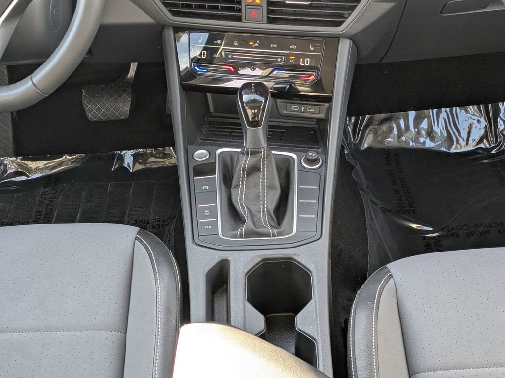 Used 2026 Volkswagen Jetta SE FWD image 17