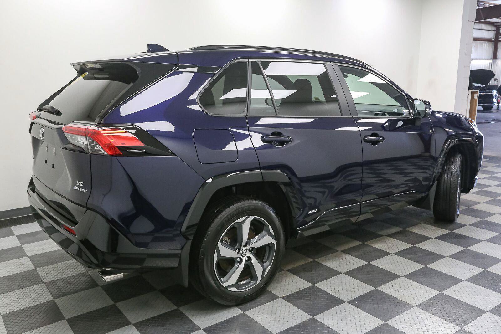 Used 2025 Toyota RAV4 SE AWD/4WD image 8