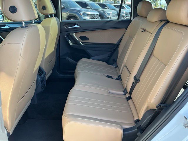 Certified 2023 Volkswagen Tiguan SE R-Line AWD/4WD image 17