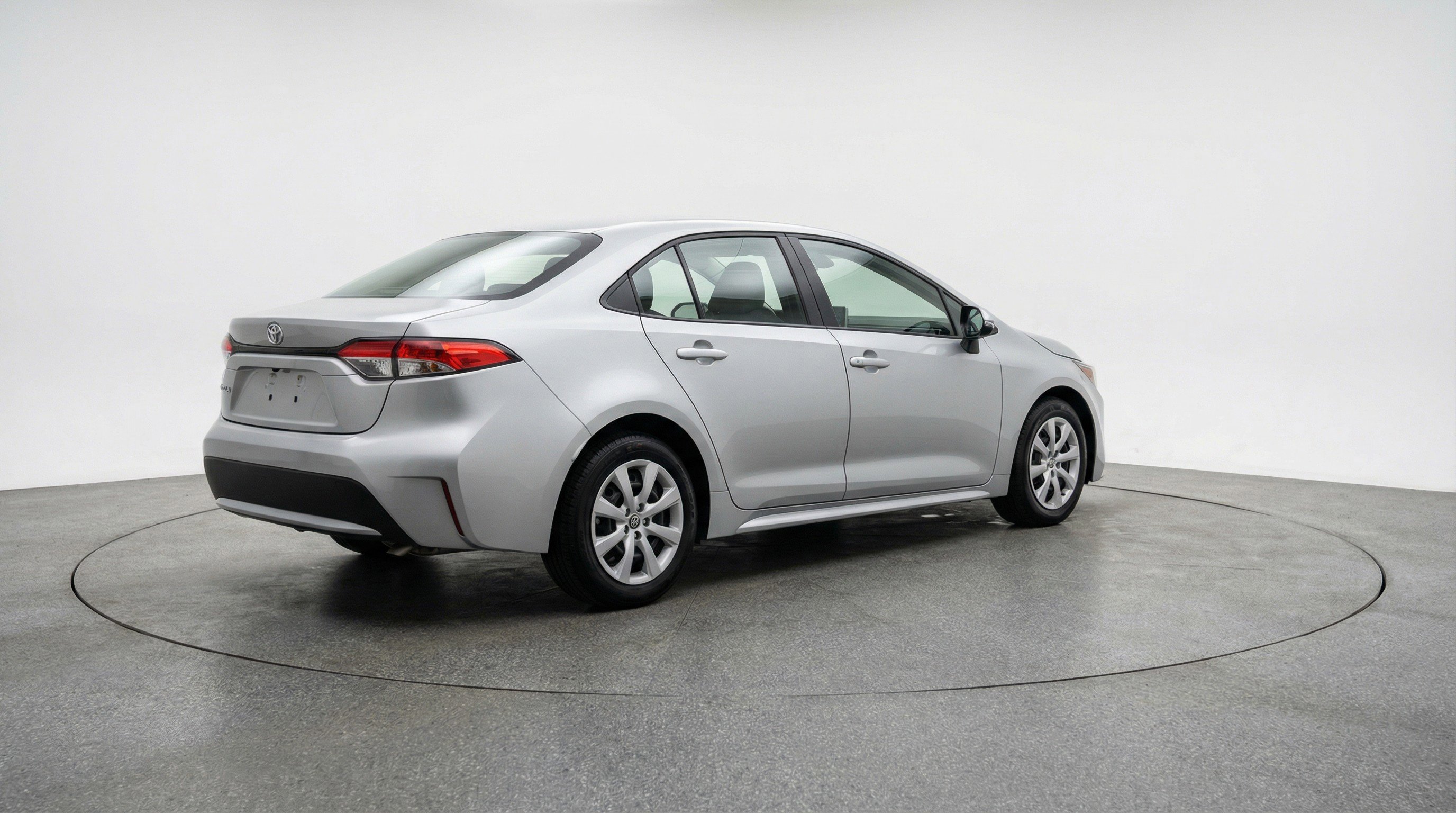 Used 2025 Toyota Corolla LE image 9