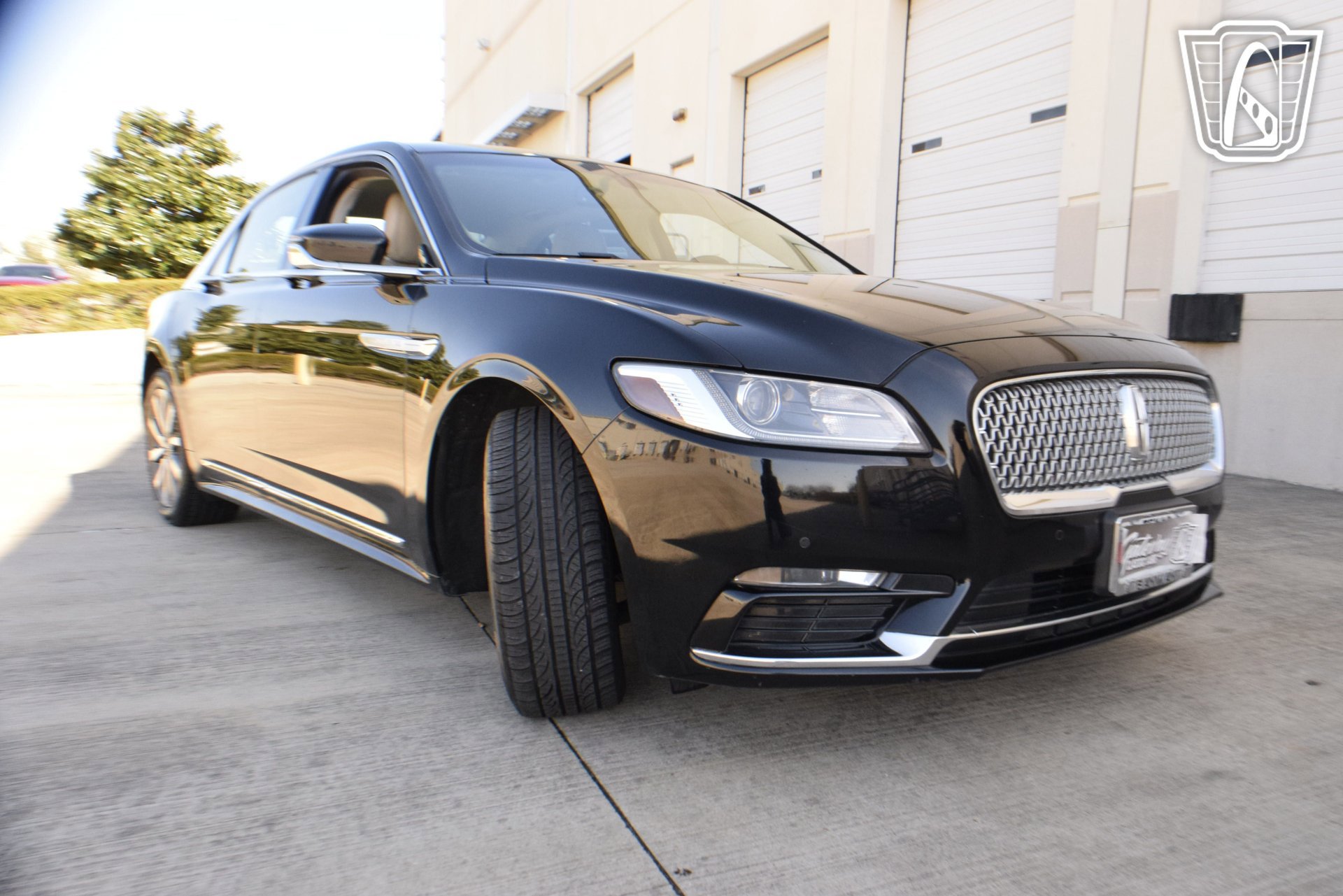 Used 2018 Lincoln Continental Premiere image 19