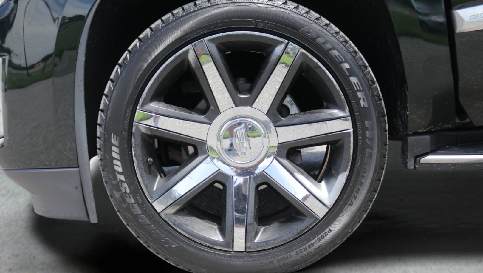 Used 2016 Cadillac Escalade Luxury AWD/4WD image 9