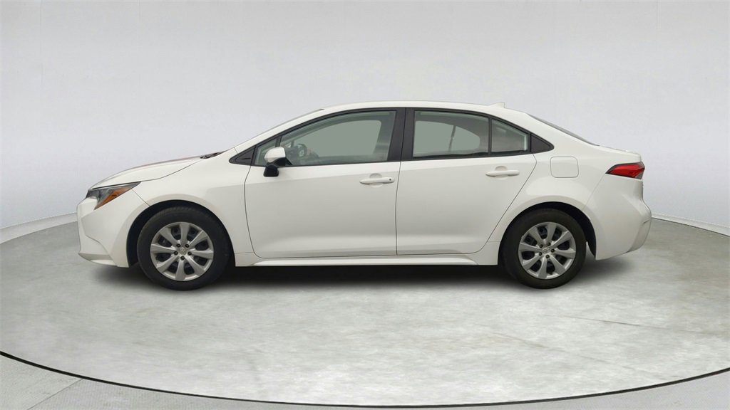Used 2024 Toyota Corolla LE image 4