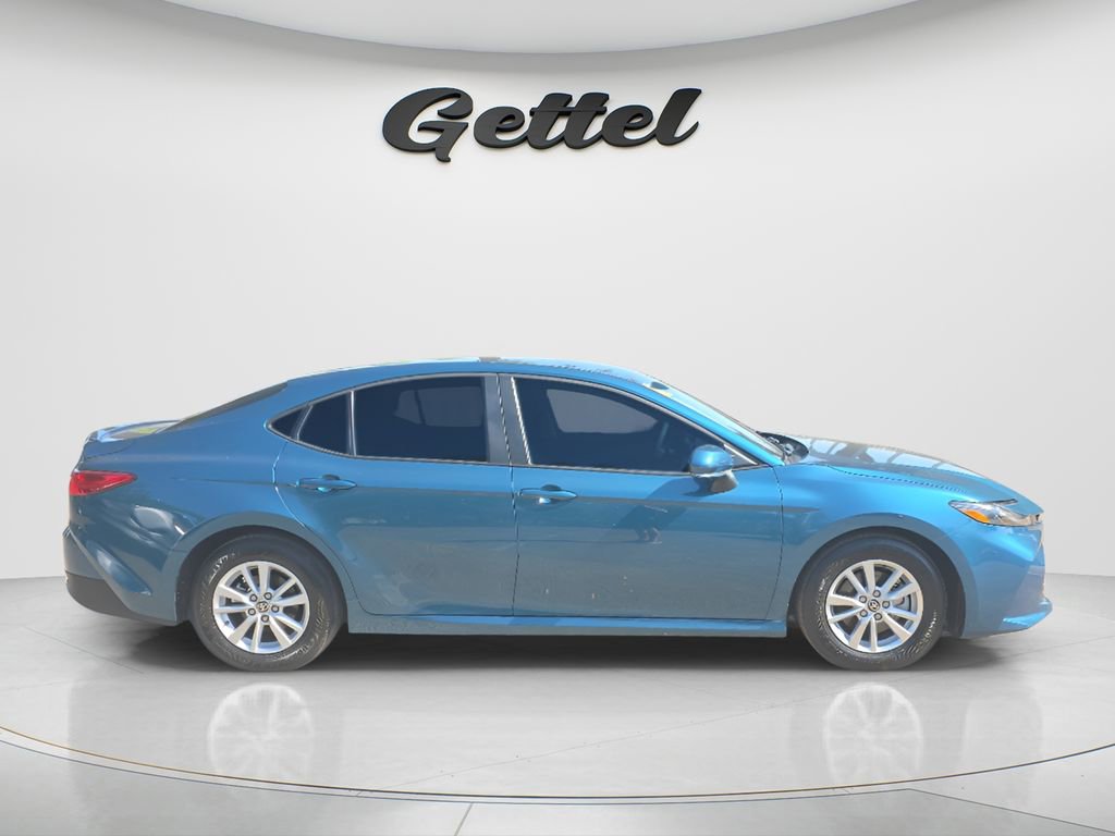 Used 2025 Toyota Camry Hybrid FWD image 3
