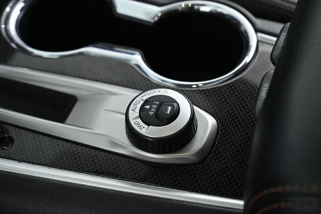 Used 2019 Nissan Pathfinder SL image 23