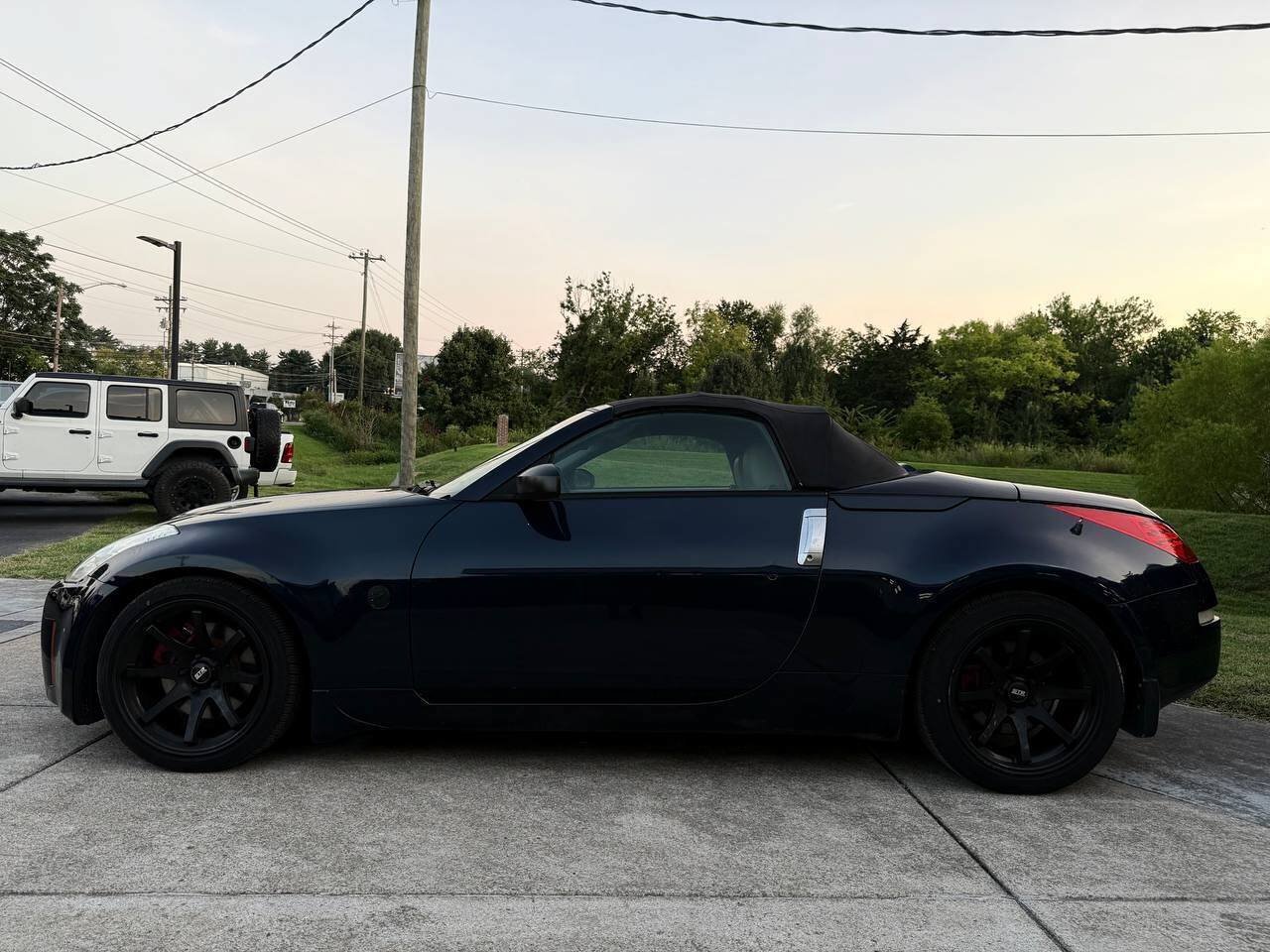 Used 2007 Nissan 350Z Touring RWD image 12