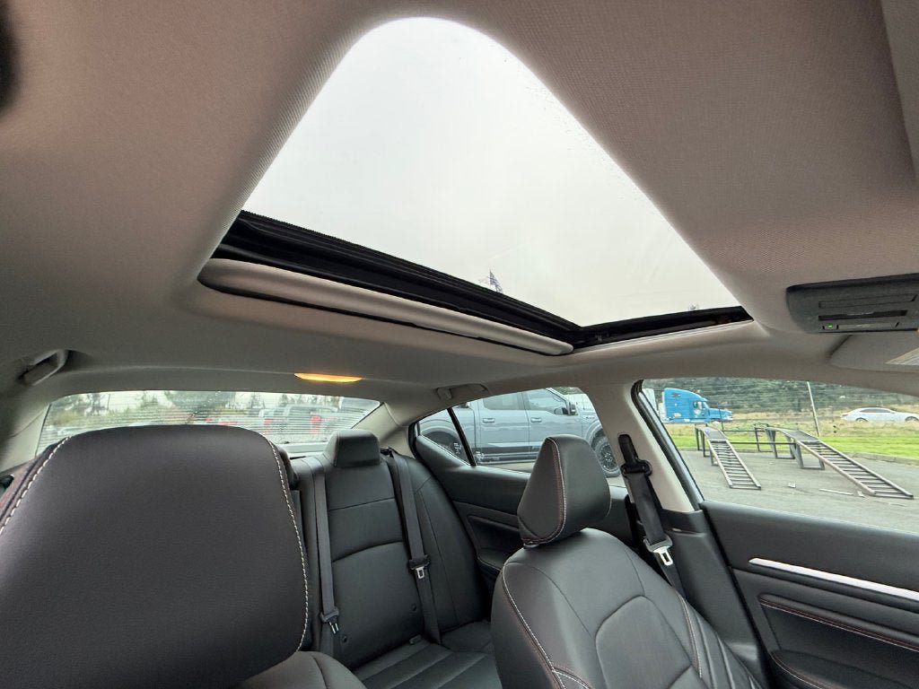 Used 2023 Nissan Altima 2.5 SR w/ SR Premium Package FWD image 27