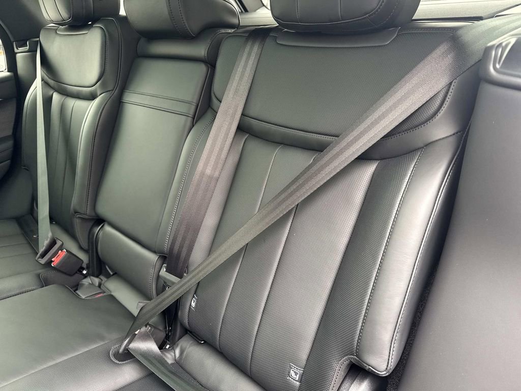 New 2026 Land Rover Range Rover SE image 14