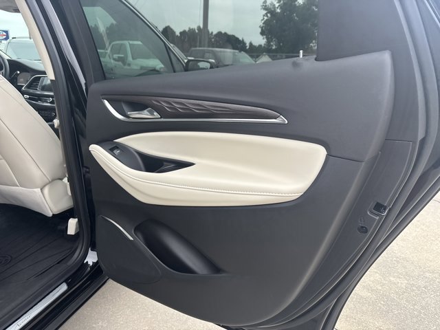 Used 2023 Buick Enclave Avenir w/ Avenir Technology Package image 17