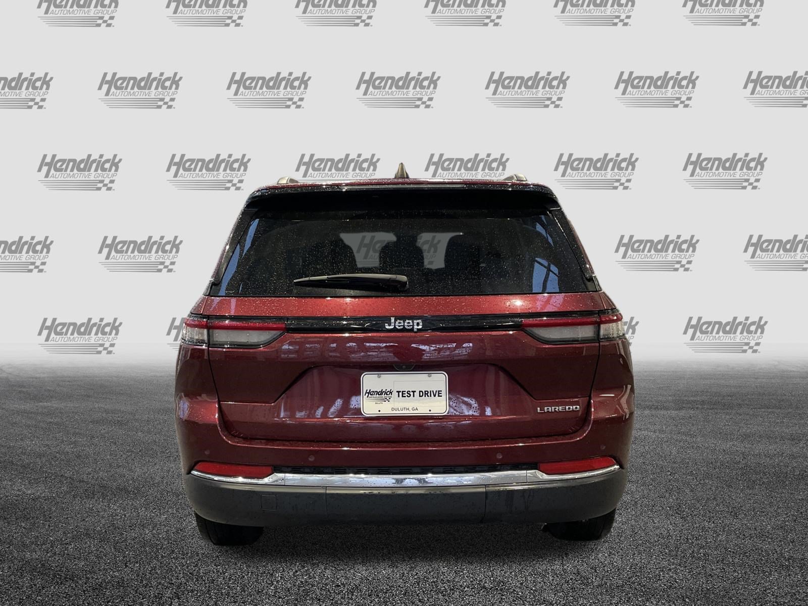 Used 2023 Jeep Grand Cherokee Laredo w/ Luxury Tech Group I RWD image 9