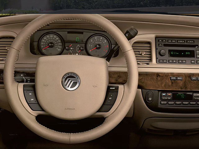Used 2009 Mercury Grand Marquis LS RWD image 4