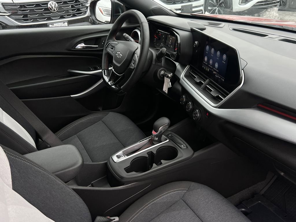 Used 2024 Chevrolet Trax RS w/ Driver Confidence Package image 13