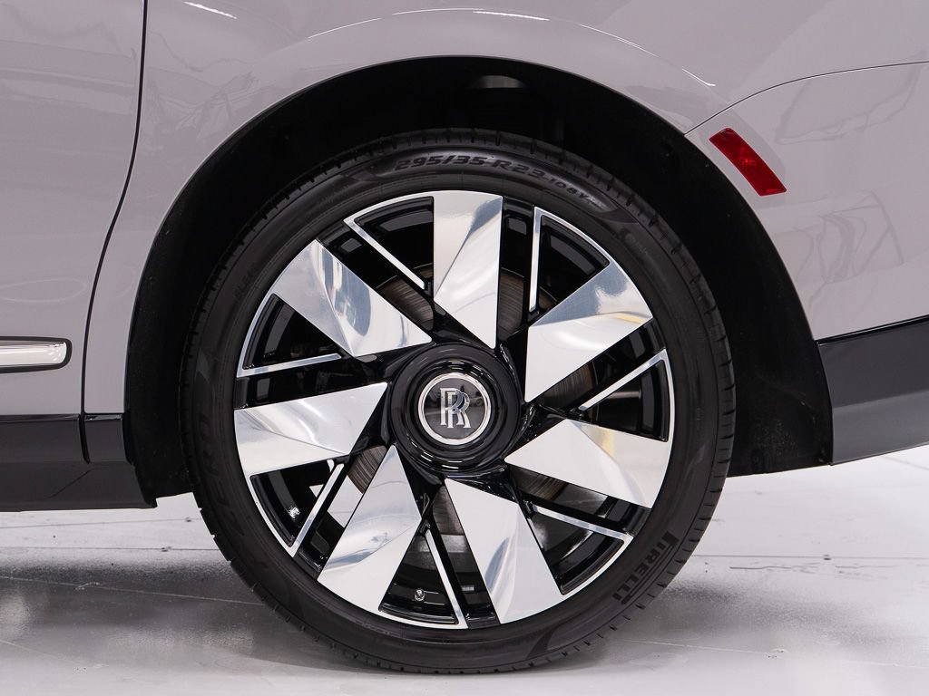 Certified 2026 Rolls-Royce Cullinan AWD/4WD image 48