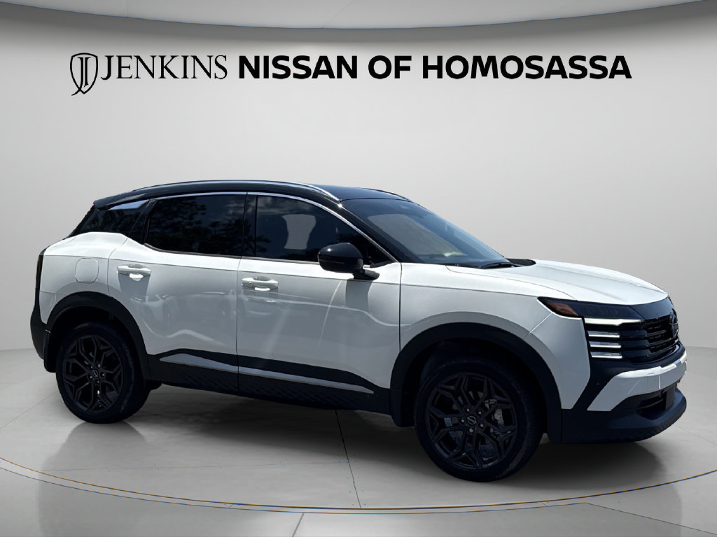 New 2026 Nissan Kicks SR FWD image 1