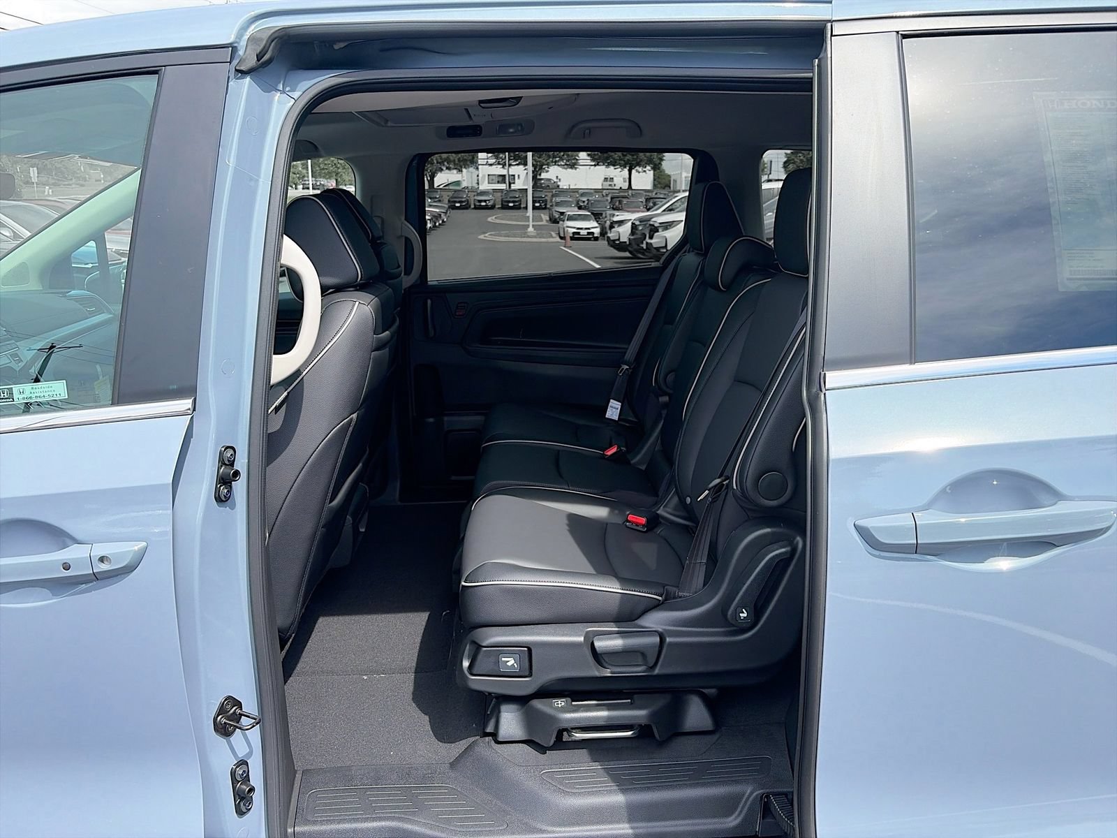 New 2026 Honda Odyssey Touring image 5