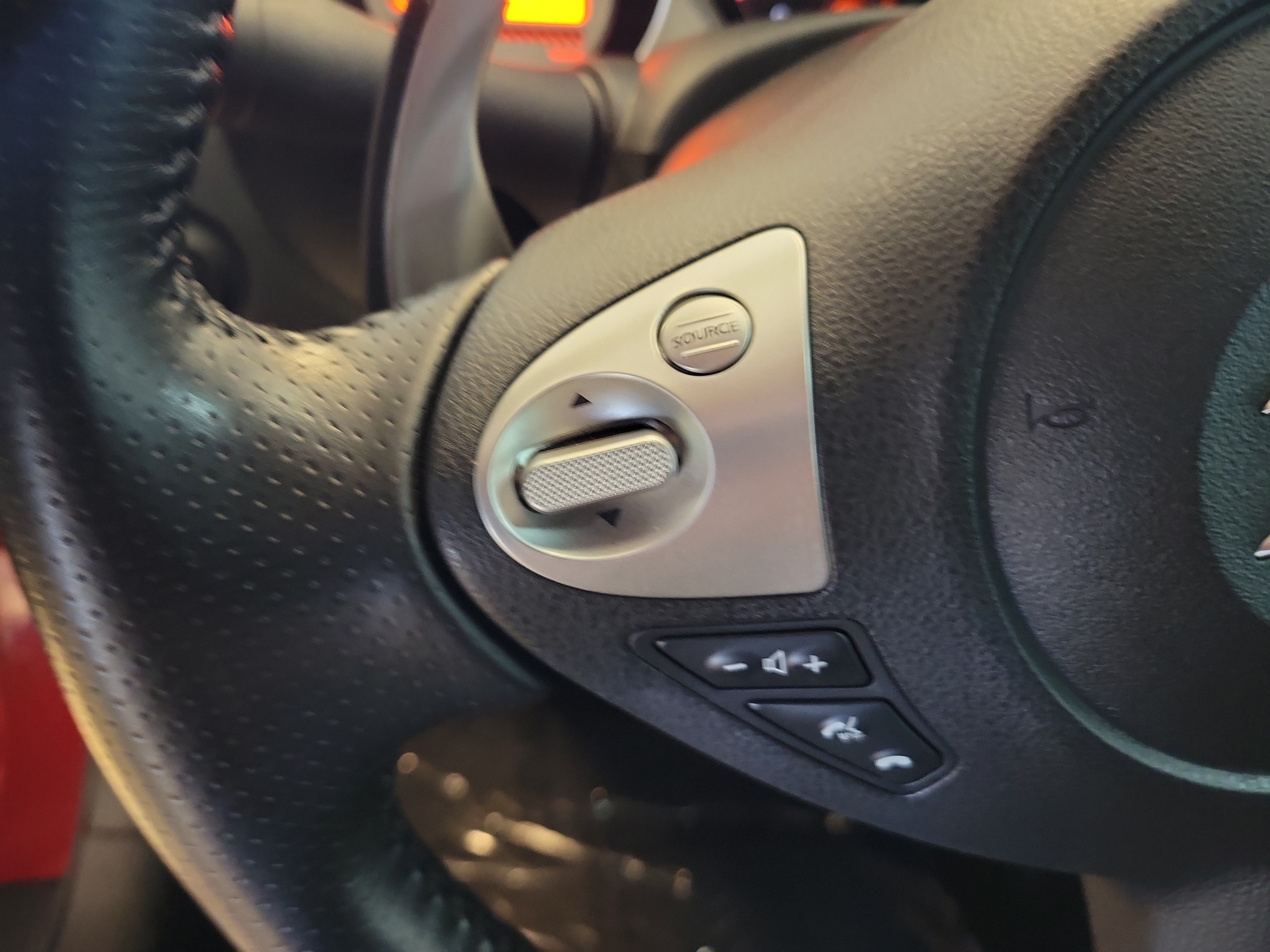 Used 2010 Nissan 370Z Touring RWD image 22