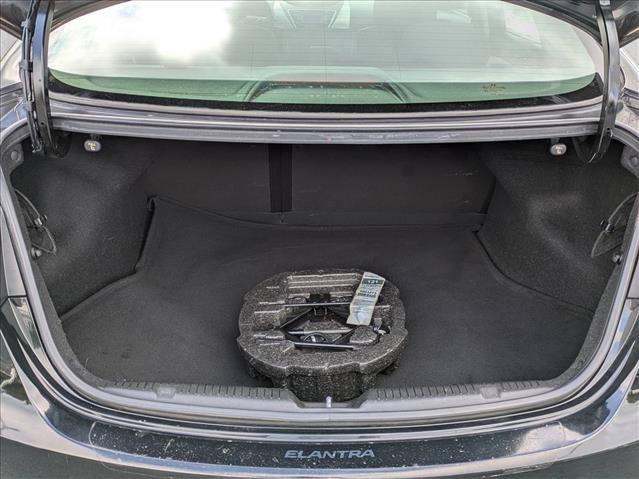 Used 2013 Hyundai Elantra Limited FWD image 6