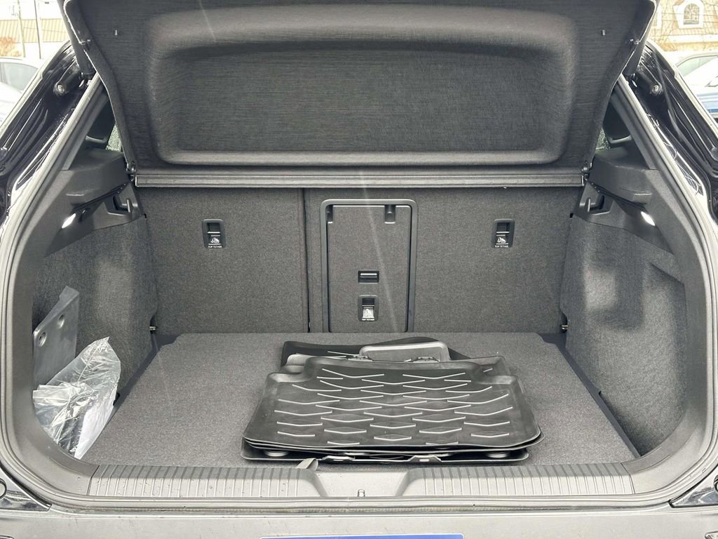 Used 2023 Volkswagen ID.4 Pro S Plus image 14