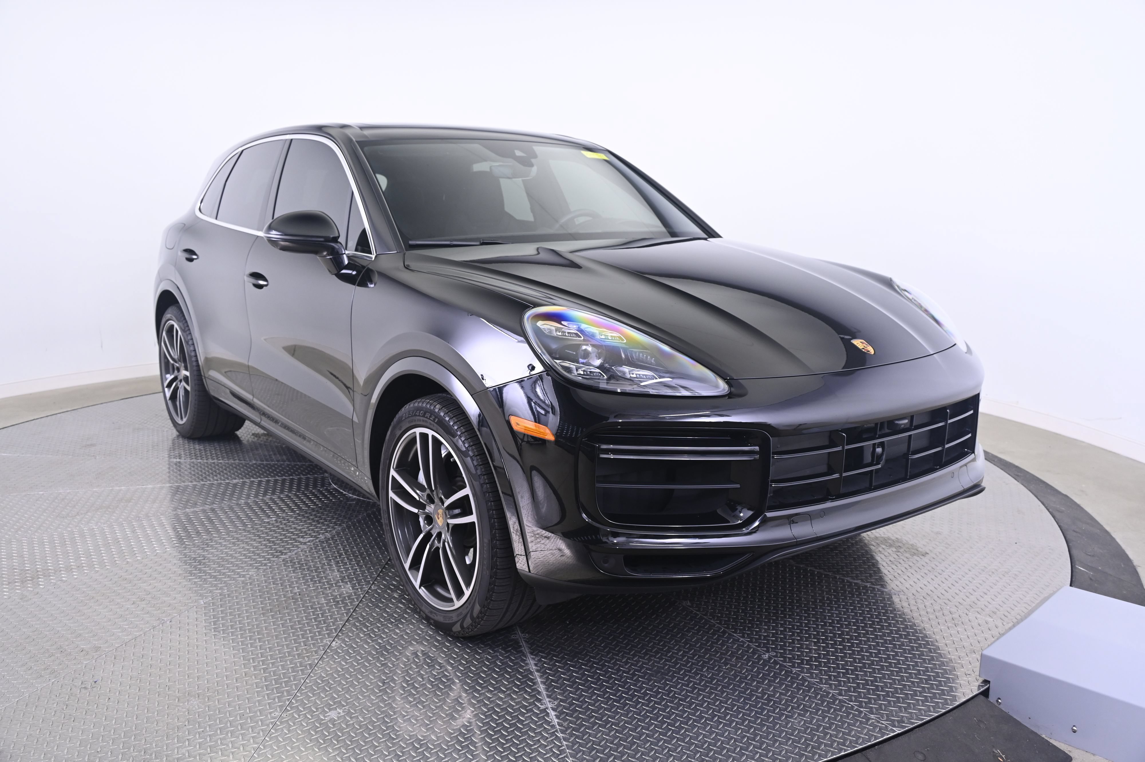 Used 2023 Porsche Cayenne Turbo AWD/4WD image 9