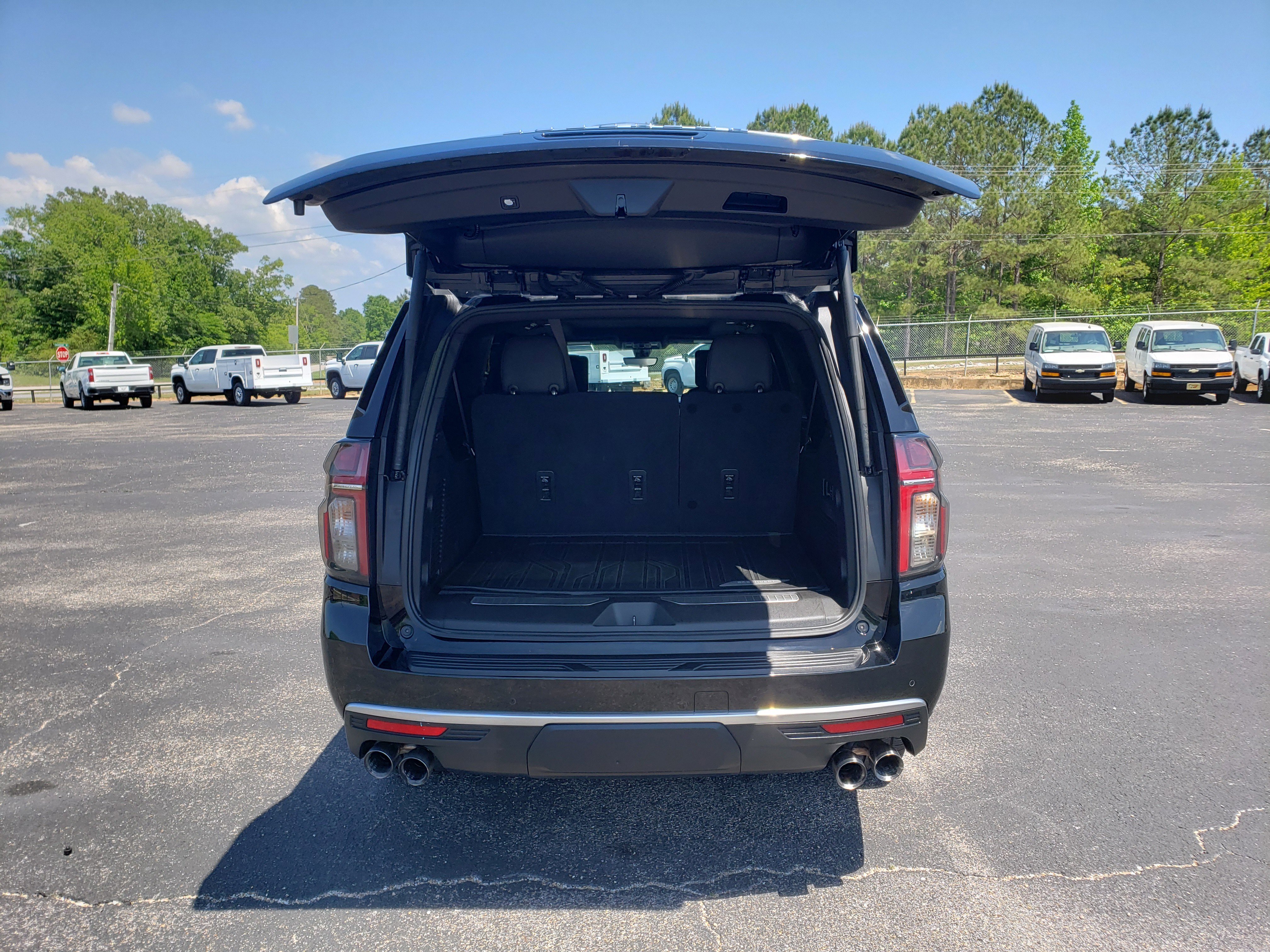 Used 2021 Chevrolet Suburban High Country image 9