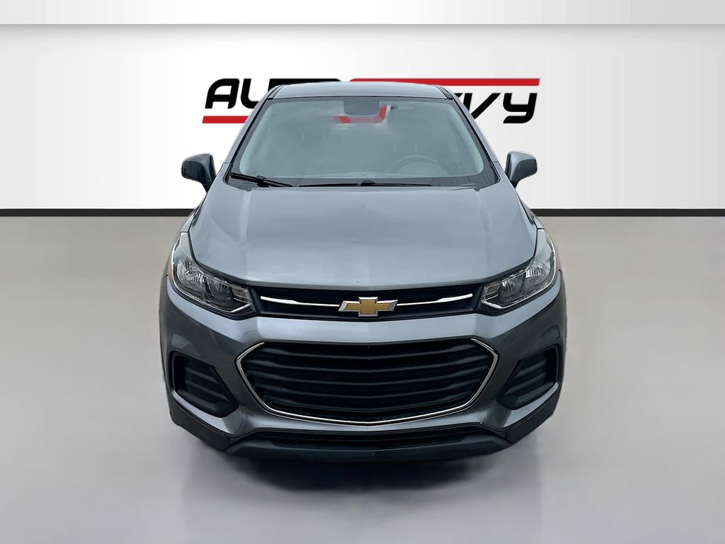 Used 2020 Chevrolet Trax LS FWD image 2
