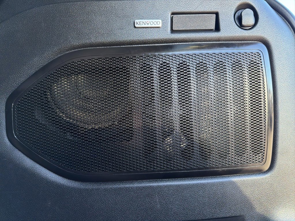 Used 2021 Jeep Renegade Latitude w/ Sun & Sound Group image 9