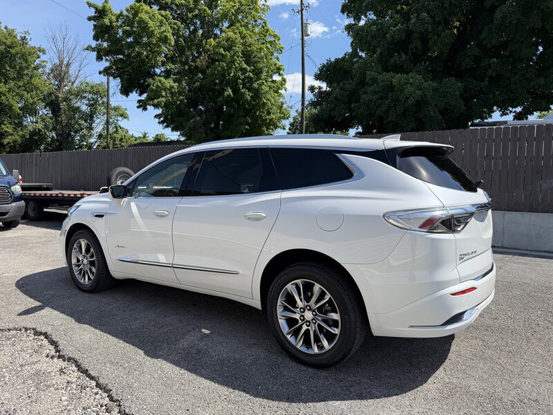 Used 2022 Buick Enclave Avenir w/ Avenir Technology Package AWD/4WD image 7