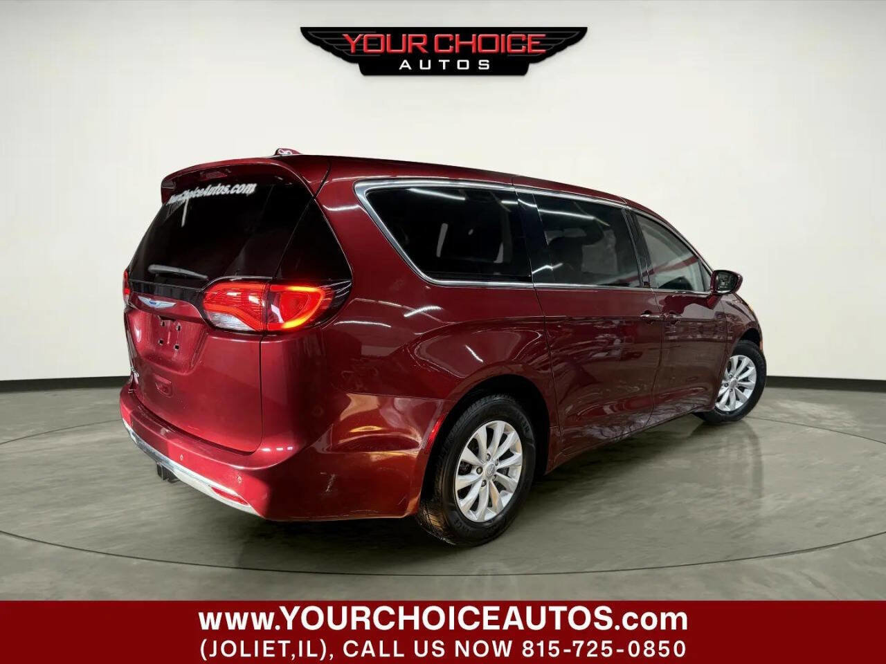 Used 2019 Chrysler Pacifica Touring Plus FWD image 9