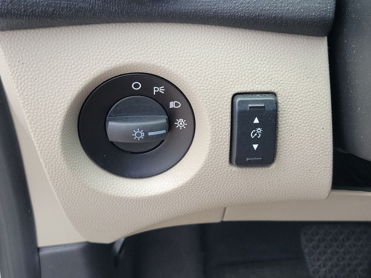 Used 2018 Ford Fiesta SE FWD image 31
