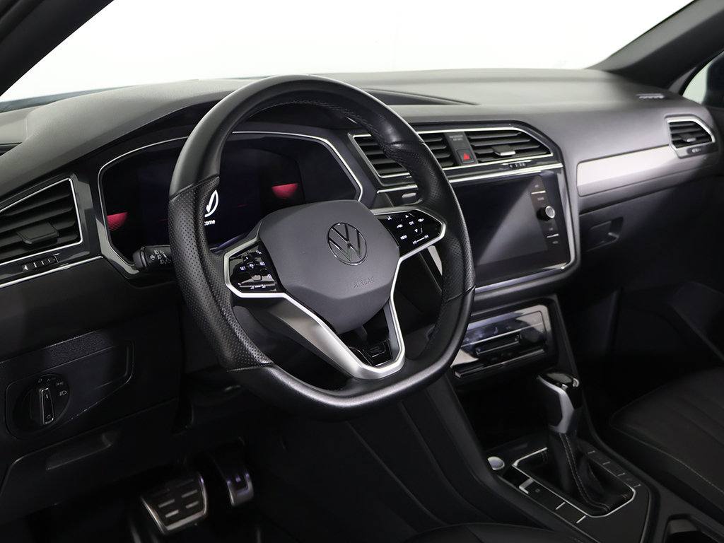 Used 2023 Volkswagen Tiguan SE R-Line FWD image 29