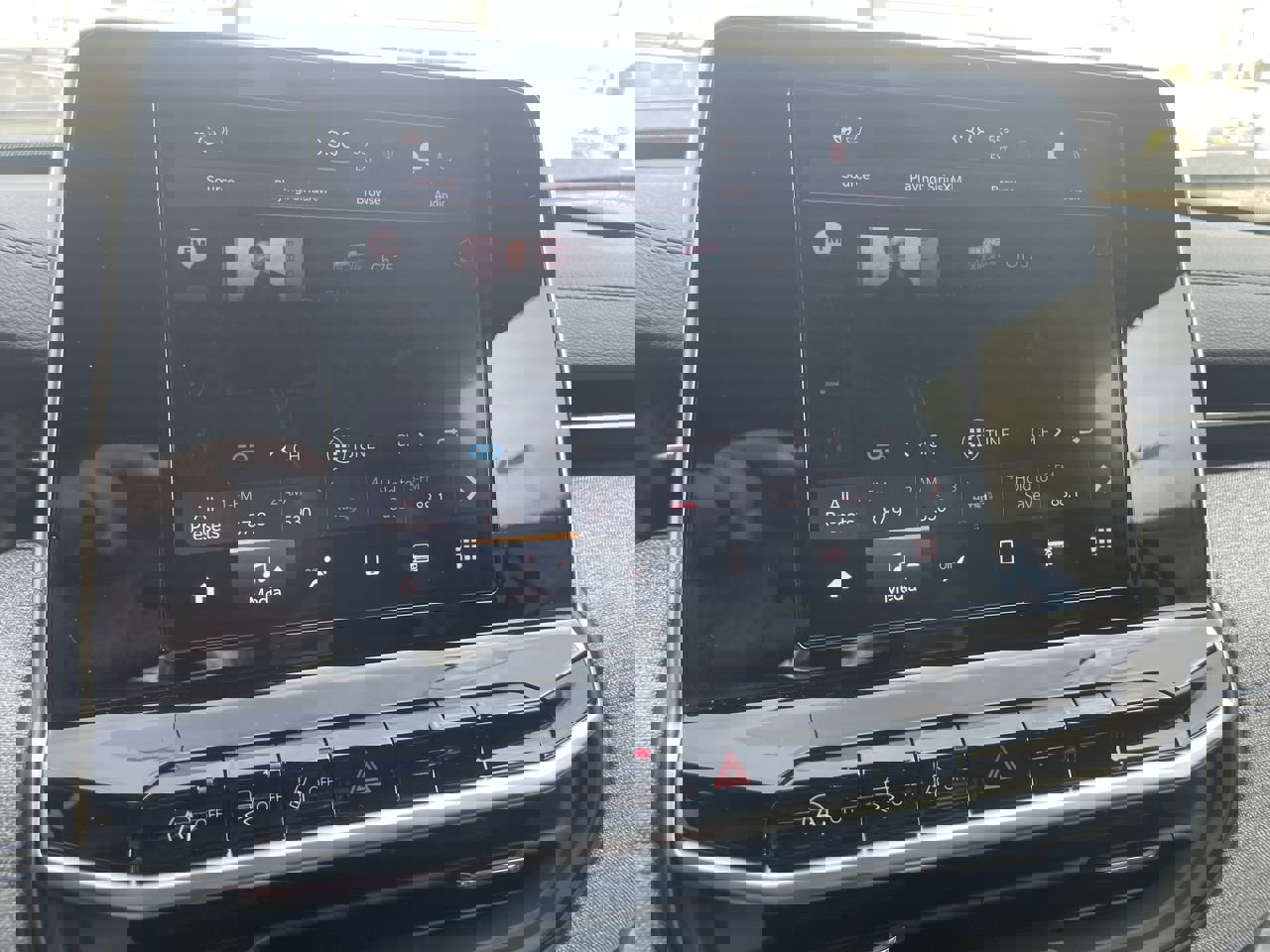 Used 2025 Jeep Compass Latitude AWD/4WD image 19