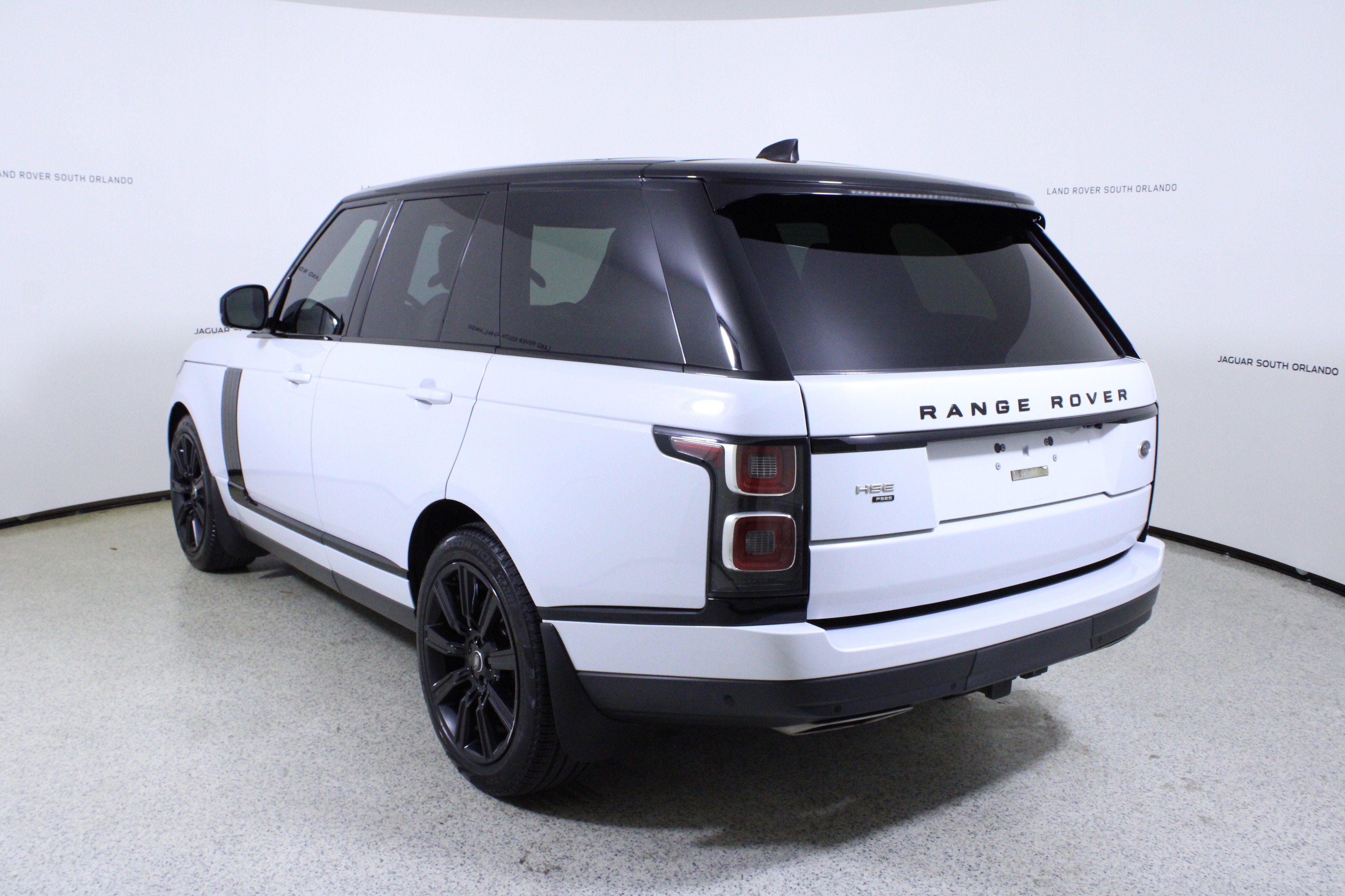 Used 2020 Land Rover Range Rover HSE image 5