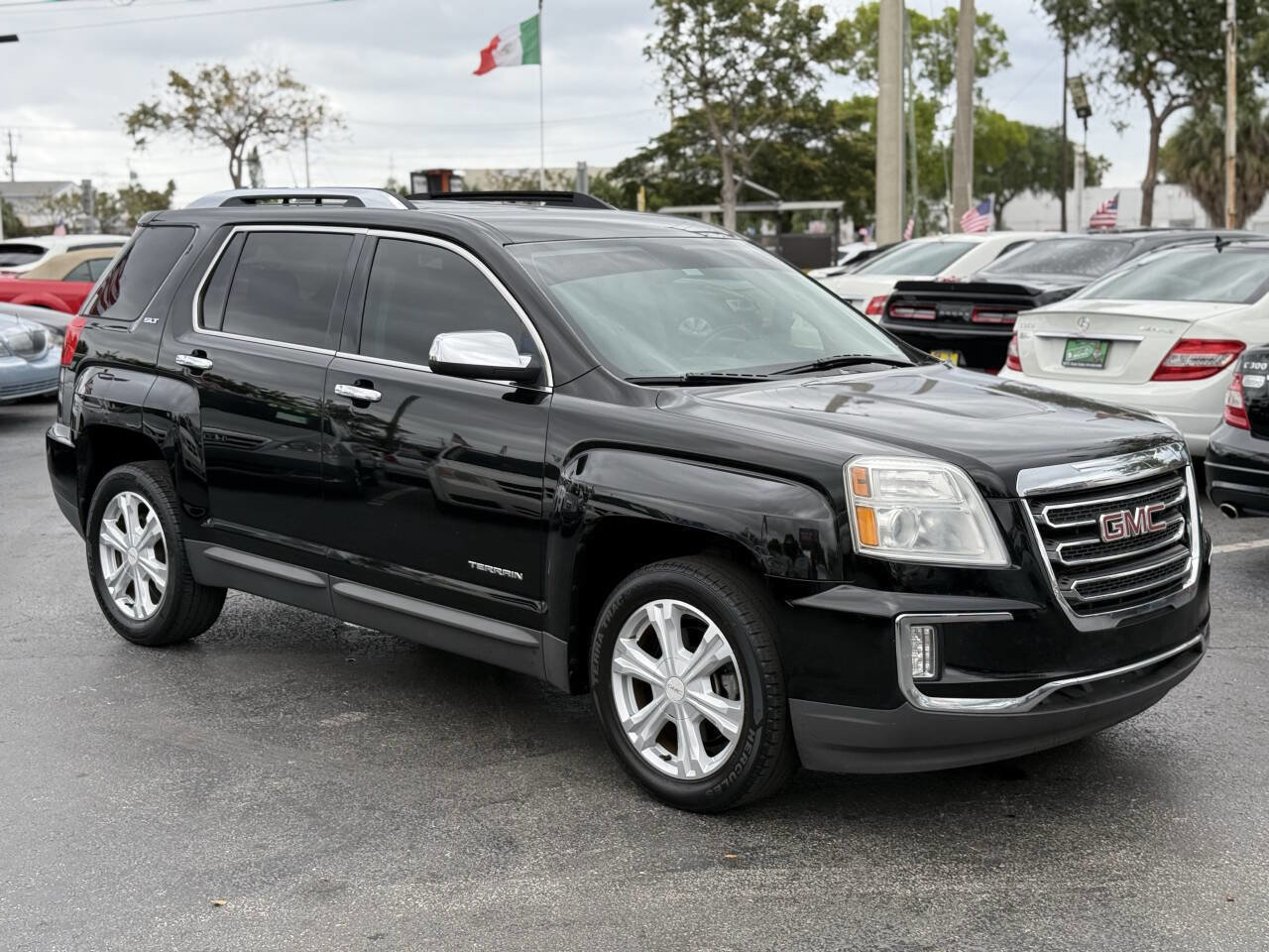 Used 2017 GMC Terrain SLT w/ Driver Alert Package I FWD image 10