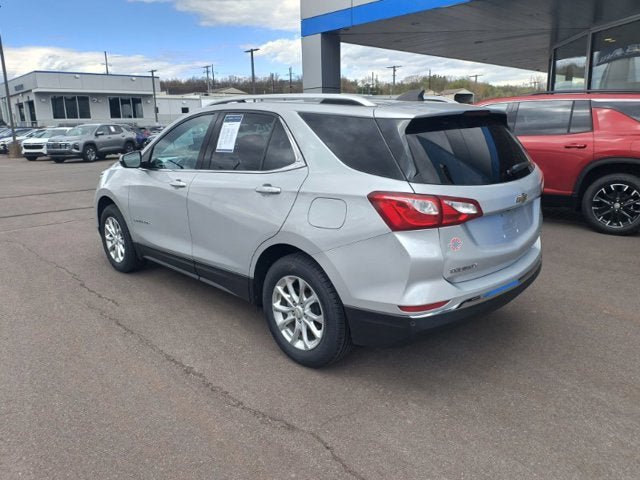 Used 2018 Chevrolet Equinox LT w/ Sun & Infotainment Package AWD/4WD image 2