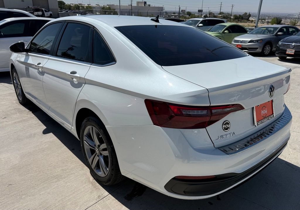 Used 2024 Volkswagen Jetta SE FWD image 7