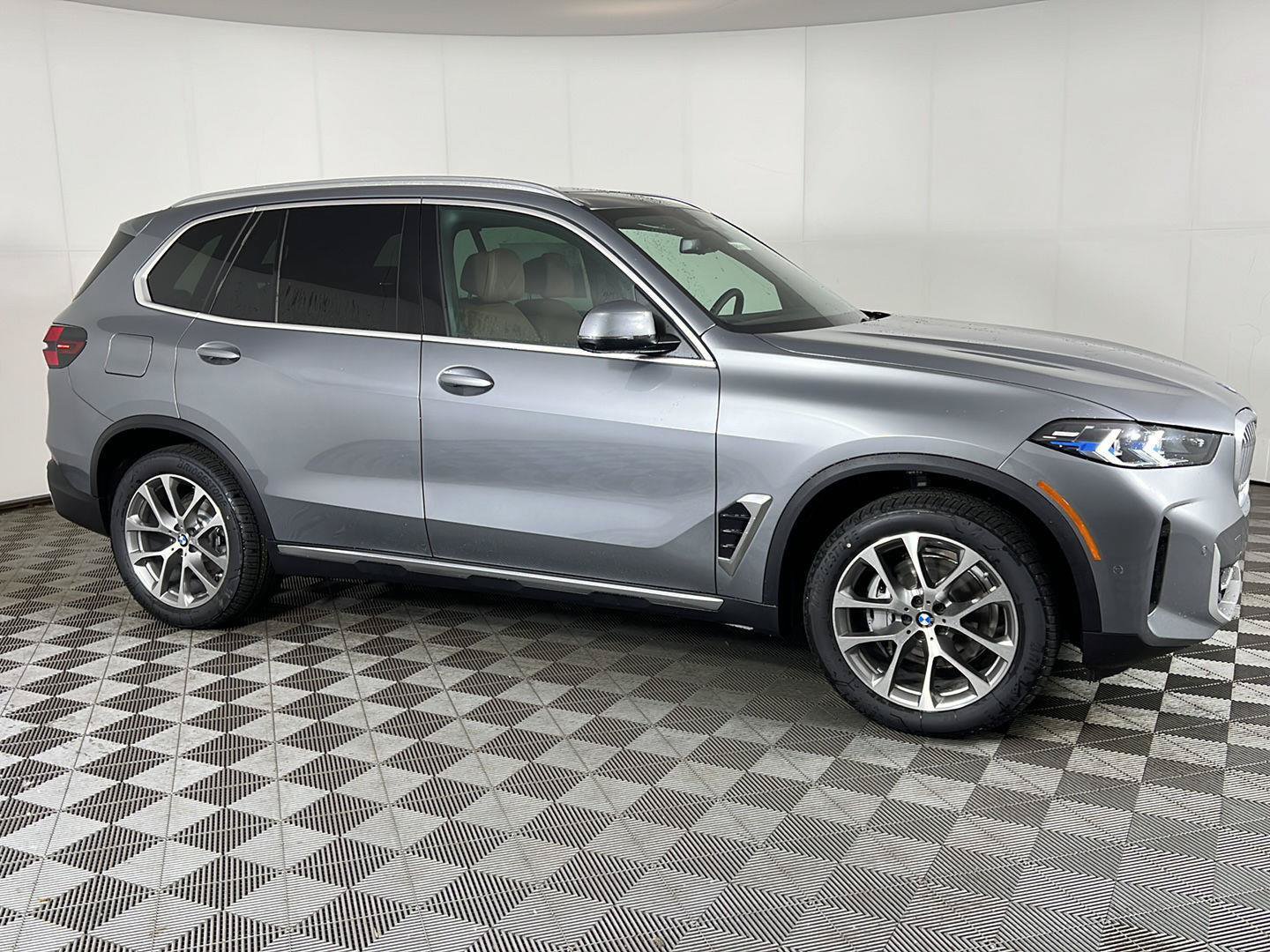New 2026 BMW X5 xDrive40i AWD/4WD image 2