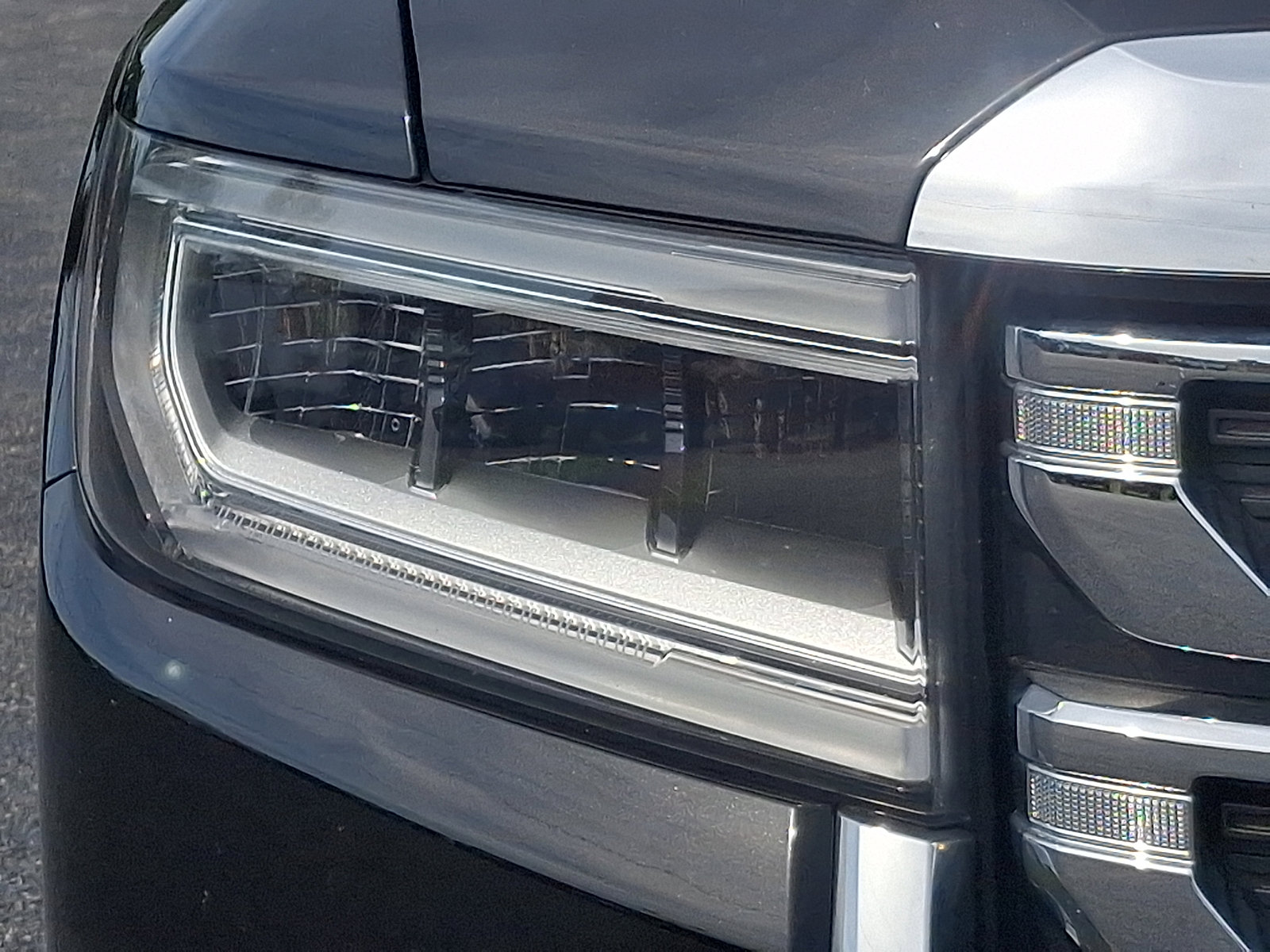 Used 2022 GMC Acadia SLE w/ Driver Convenience Package AWD/4WD image 9
