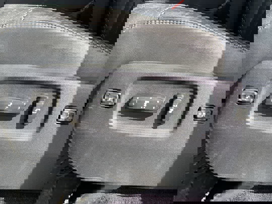 Used 2017 Lexus LX 570 4WD w/ Luxury Package image 14