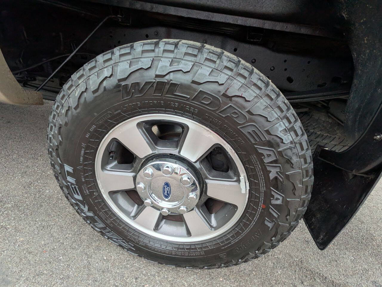 Used 2014 Ford F250 Lariat w/ Snow Plow Prep Package image 11