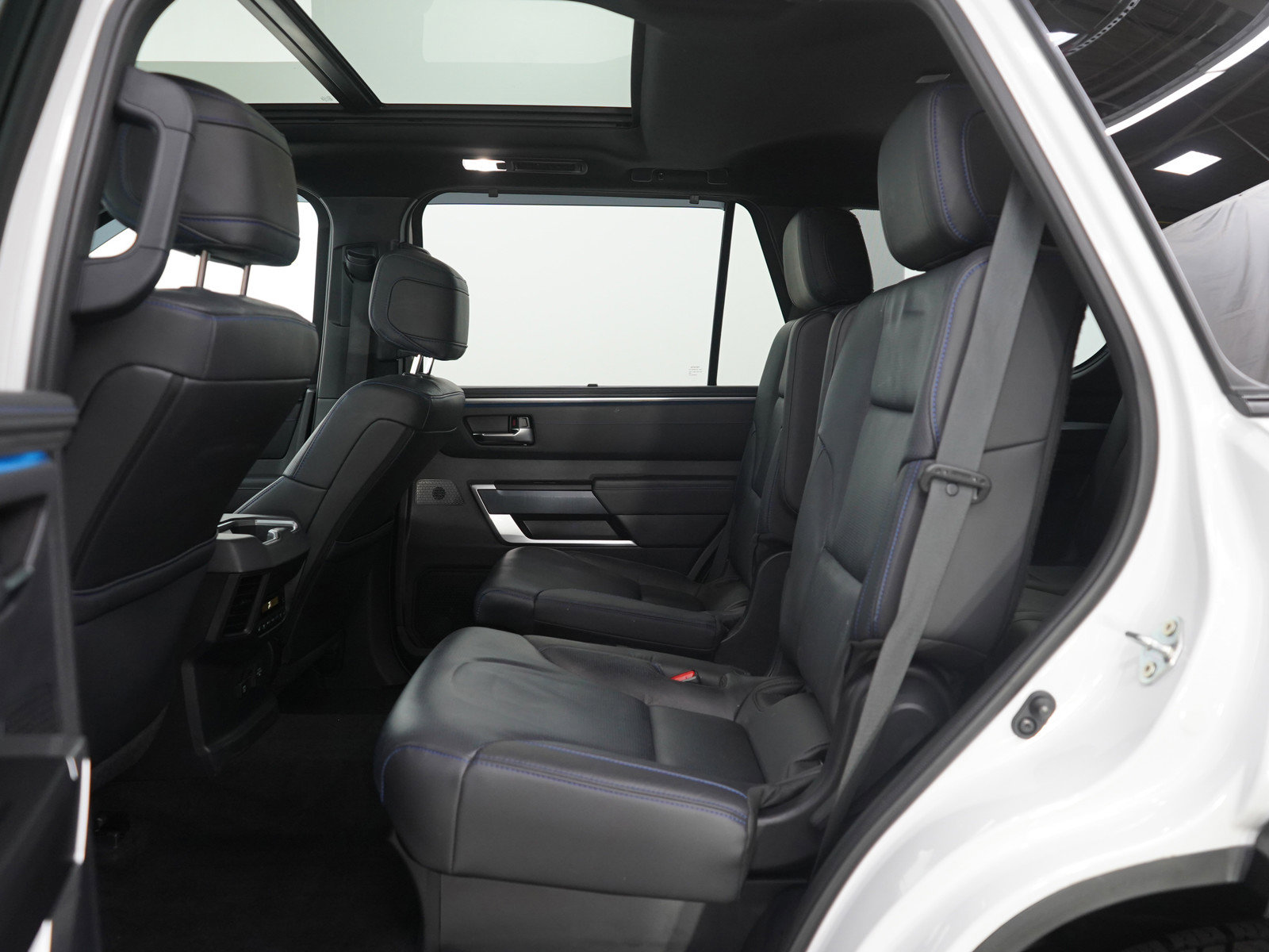 Used 2023 Toyota Sequoia Platinum image 18