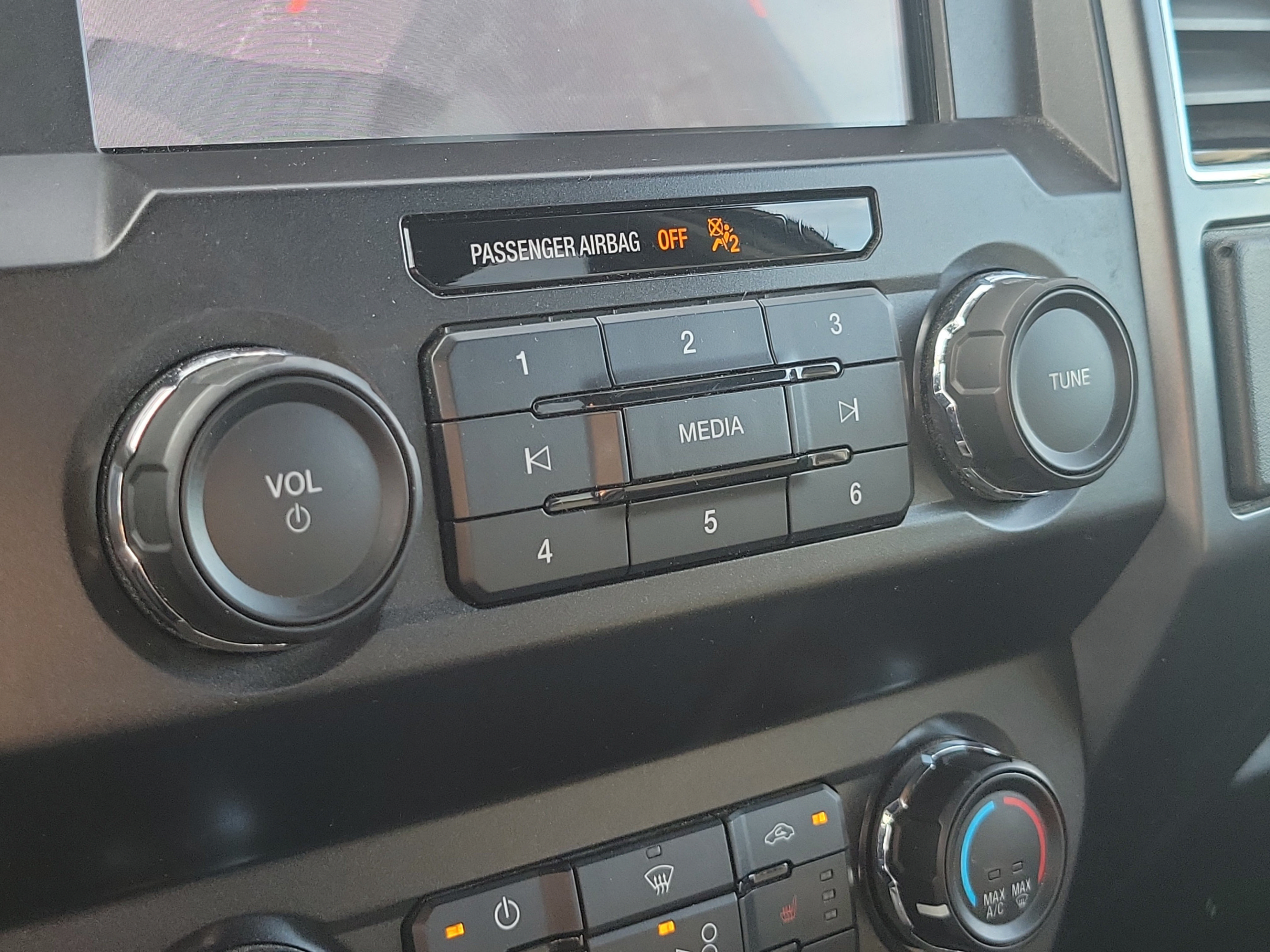 Used 2019 Ford F150 XLT w/ Equipment Group 302A Luxury AWD/4WD image 25