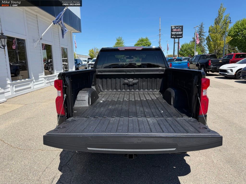 Used 2019 Chevrolet Silverado 1500 Custom w/ Custom Value Package AWD/4WD image 9