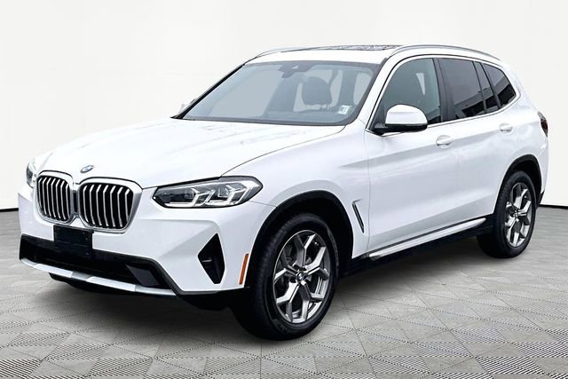 Used 2024 BMW X3 xDrive30i w/ Premium Package image 3