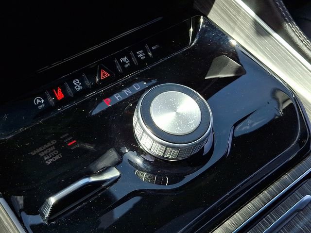 Used 2024 Jeep Wagoneer L Series II w/ Premium Group I image 15