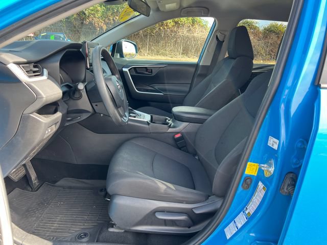 Used 2021 Toyota RAV4 LE AWD/4WD image 14
