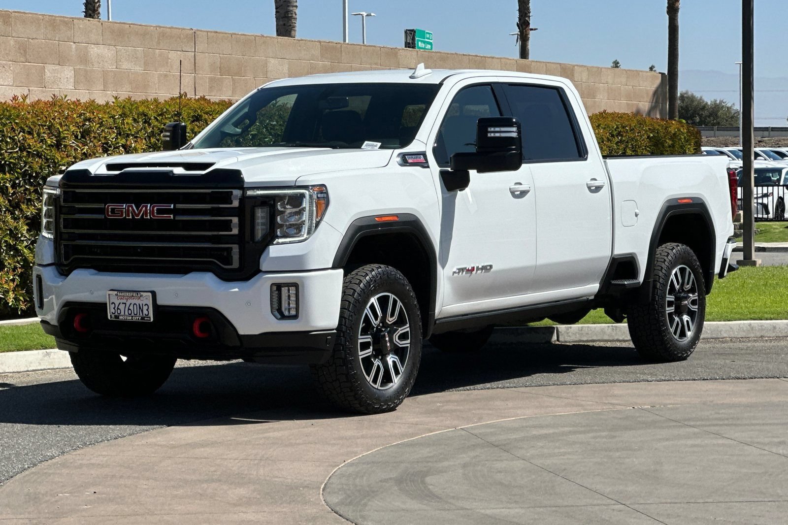 Certified 2022 GMC Sierra 2500 AT4 w/ AT4 Preferred Package AWD/4WD image 8