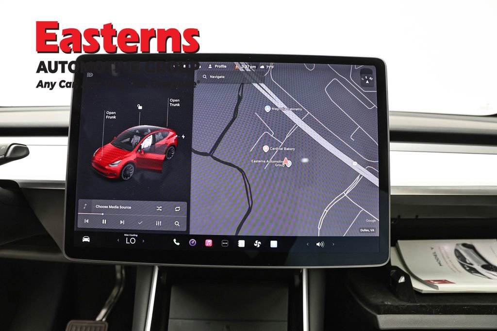 Used 2021 Tesla Model Y Long Range image 12