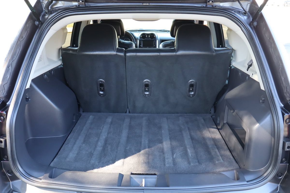 Used 2016 Jeep Compass High Altitude AWD/4WD image 14