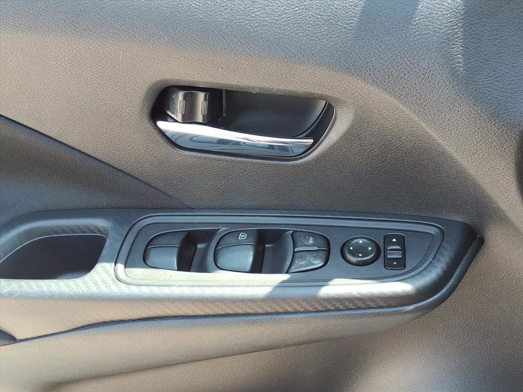 Used 2021 Nissan Versa SV FWD image 17